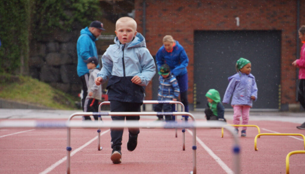 Idrottsskola för barn i Stockholm. Friidrottsskola för barn Stockholm, Friidrottsskola, Sportskola, Idrottsskola, Idrottsaktivitet för barn