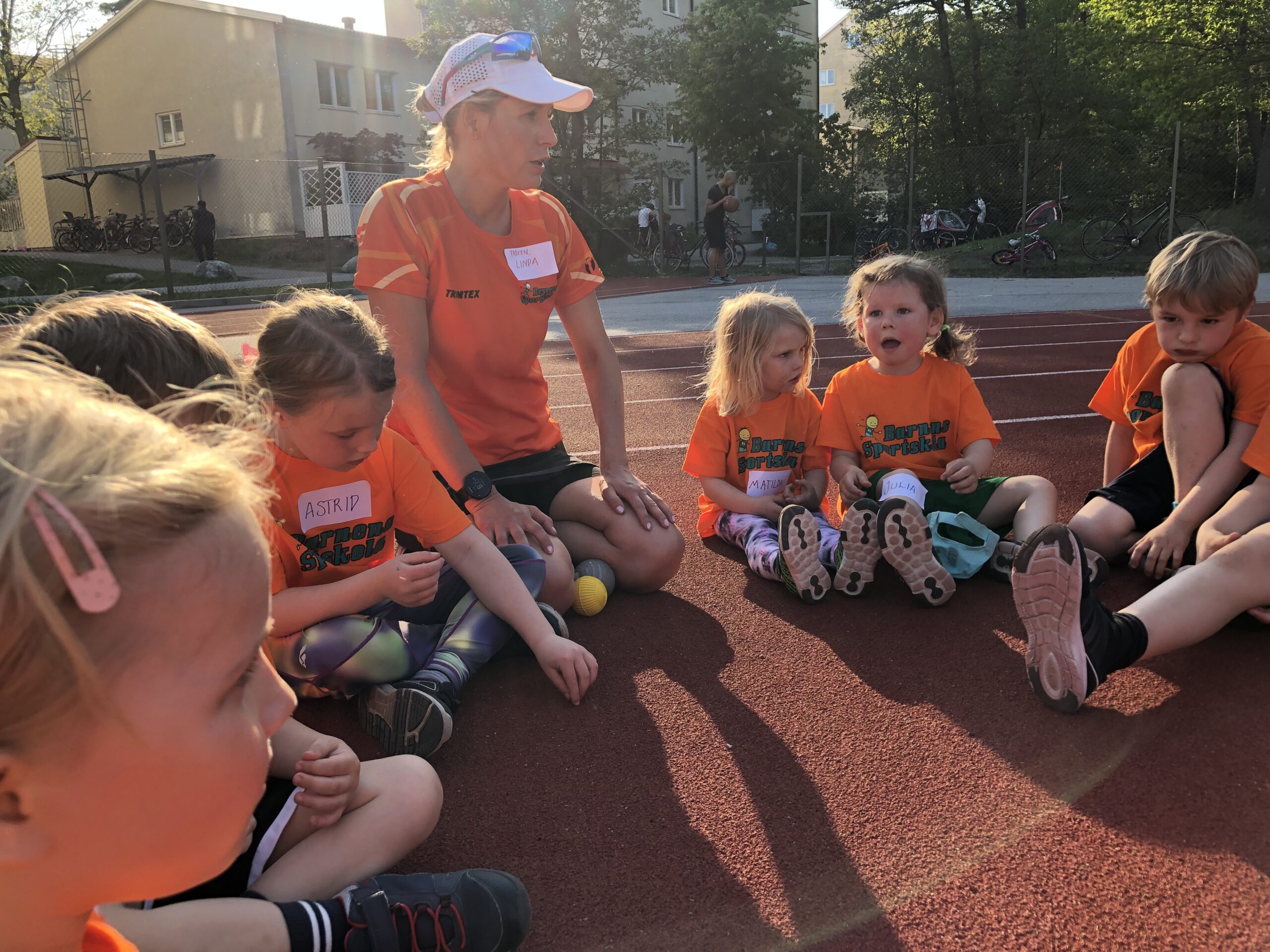 Barnen sportskola anordnar idrottsaktiviteter sportskolor för barn från 3 års ålder i Stockholm